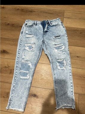 Light Wash Distressed KanCan Jeans